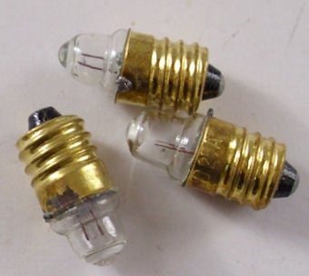 Лампа . 2,2V с резба и лупа