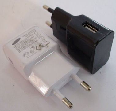 Адаптер . 220V-5V 2.1A на USB/F