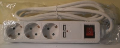 Разклонител . 3 гнезда с ключ 1,5 м. 16A с вграден USB