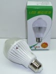 Лампа . LED 220V E27 5W  с датчик тъмно/светло