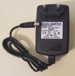 Захранване . Aдаптeр от 220V на 15VDC / 1,5A  импулсен,стабилизиран